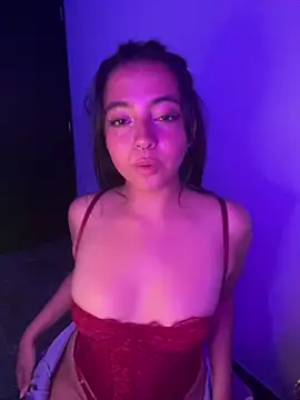 Snapshot of laraa_rous chatting on 5, 3, 2026 laraa rous online show from 5, 3, 2026