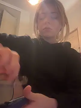 MelliMoon online show from 4, 4, 2026