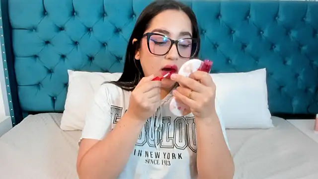 XiomaraFerrer online show from 9, 3, 2026