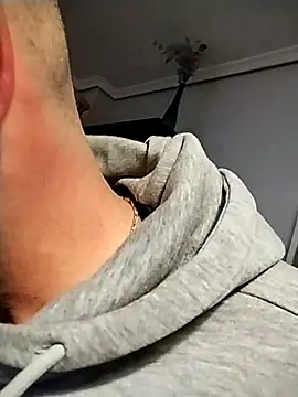 Snapshot of solsit1990 chatting on 5, 4, 2026 solsit1990 online show from 5, 4, 2026