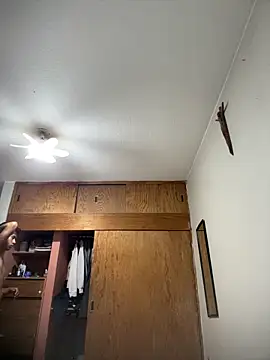 Jleonardolr online show from 5, 4, 2026