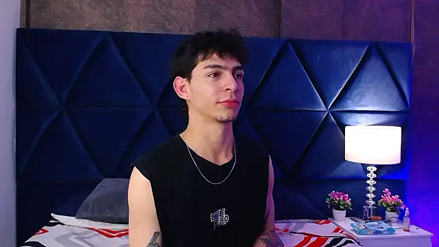 Snapshot of Logan_Woods chatting on 22, 2, 2026 Logan Woods online show from 22, 2, 2026