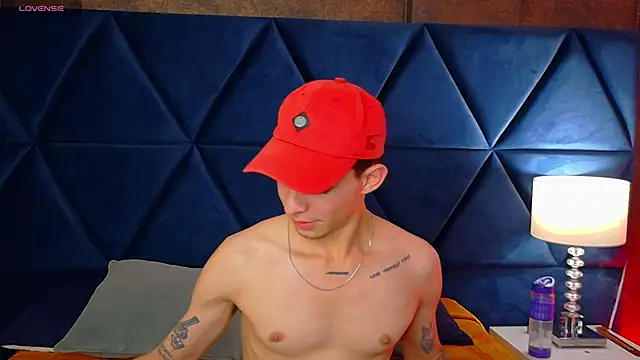 Snapshot of Logan_Woods chatting on 15, 3, 2026 Logan Woods online show from 15, 3, 2026