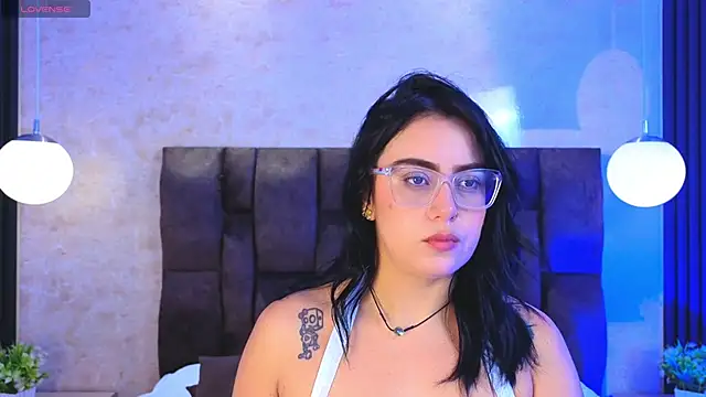 Snapshot of vicky_grey chatting on 8, 3, 2026 vicky grey online show from 8, 3, 2026