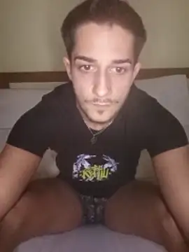 Snapshot of Madalin1bi1 chatting on 13, 2, 2026 Madalin1bi1 online show from 13, 2, 2026