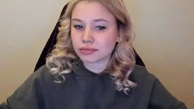 Lulu Di online show from 4, 2, 2026