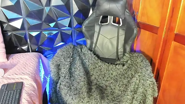 liia marin online show from 13, 2, 2026