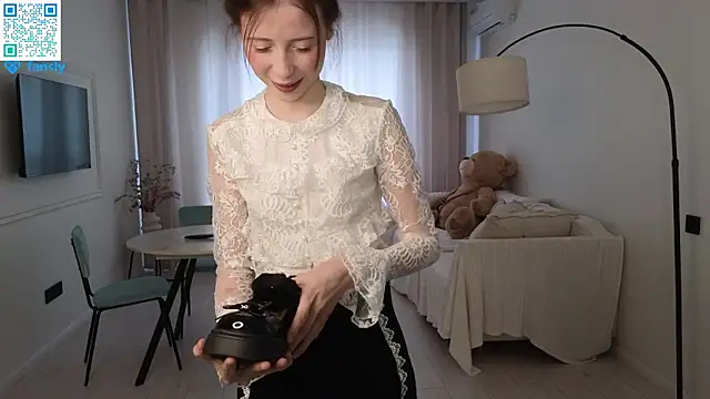 delorathecookiee online show from 17, 3, 2026