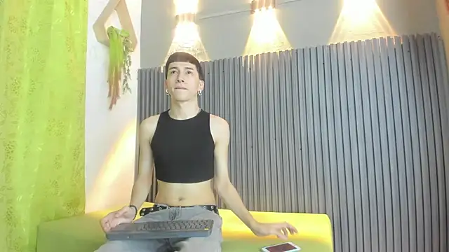 lian cameron online show from 28, 2, 2026