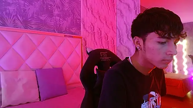 Snapshot of osamu_tay chatting on 24, 2, 2026 osamu tay online show from 24, 2, 2026