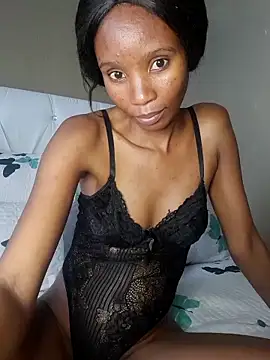 Snapshot of EbonyDivine chatting on 15, 4, 2026 EbonyDivine online show from 15, 4, 2026