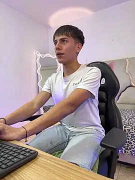 EVAN TAY online show from 10, 2, 2026