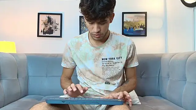 PRETTY COCK1 online show from 18, 2, 2026