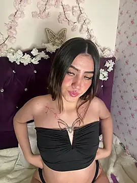 LunaaBlossom online show from 6, 2, 2026