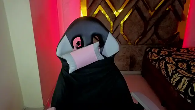 Luvienne online show from 2, 2, 2026