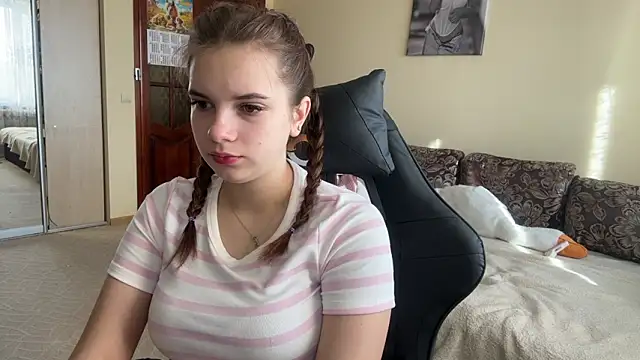 SoftIris  online show from 3, 2, 2026