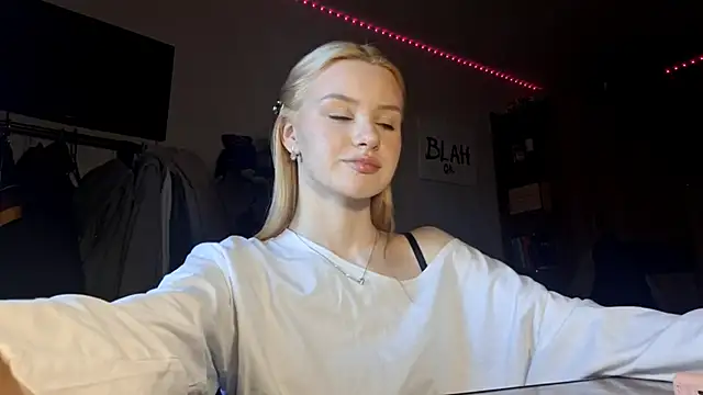 ChongTreece online show from 4, 2, 2026