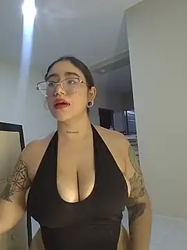 Helll girll online show from 15, 3, 2026