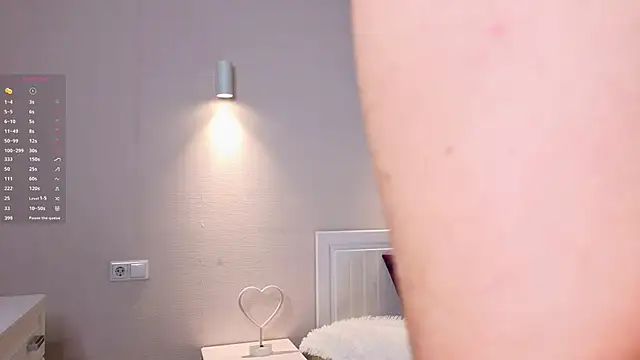 LoraLynn online show from 18, 2, 2026