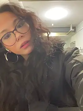 LunaMeei online show from 3, 2, 2026