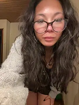 LunaMeei online show from 5, 2, 2026