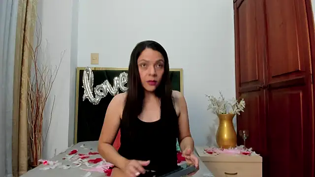 AnnaBroooks online show from 15, 2, 2026