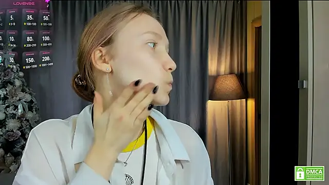 Cutie Ellis online show from 15, 3, 2026