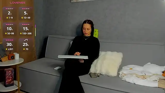 Snapshot of aelin_day chatting on 13, 2, 2026 aelin day online show from 13, 2, 2026