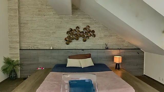 hornyb33  online show from 4, 2, 2026