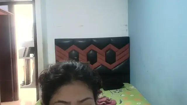 mialinda online show from 4, 2, 2026