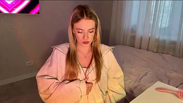 Between Eeys online show from 11, 3, 2026