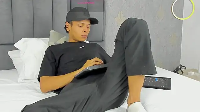 Alejandroo Montenegro online show from 16, 3, 2026