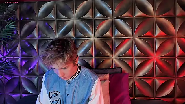 Snapshot of DannyParker_ chatting on 17, 3, 2026 DannyParker online show from 17, 3, 2026