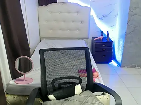 lady finger1234 online show from 4, 2, 2026