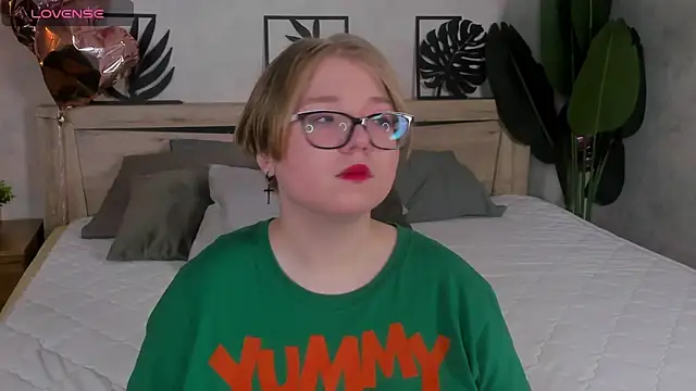 Lauraaa Smith online show from 23, 3, 2026