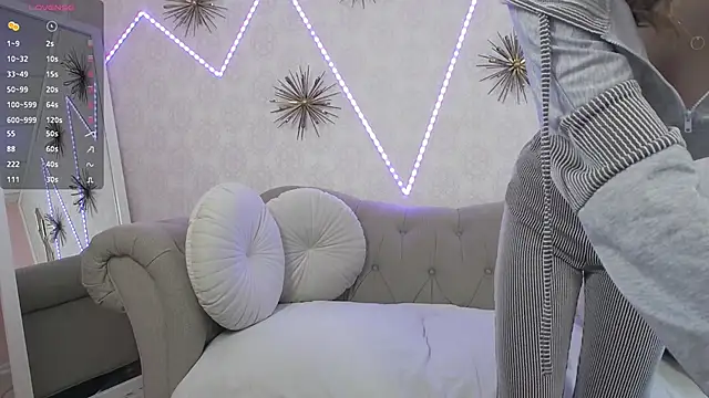 DreamyRosie online show from 2, 2, 2026