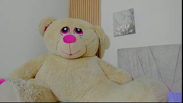 alix pretty18 online show from 22, 3, 2026