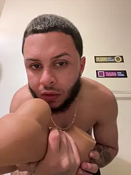 Tu PaPi Favorito online show from 5, 2, 2026