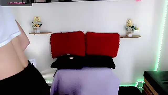 Snapshot of NathalialLooes chatting on 22, 2, 2026 NathalialLooes online show from 22, 2, 2026