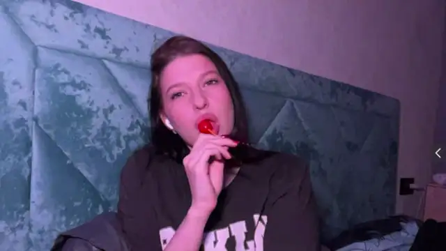 Snapshot of Sarahsolara chatting on 17, 3, 2026 Sarahsolara online show from 17, 3, 2026