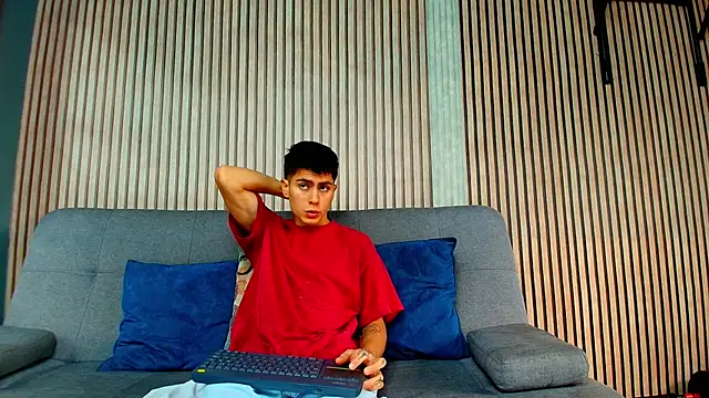 Snapshot of Aron_pulse chatting on 6, 3, 2026 Aron pulse online show from 6, 3, 2026