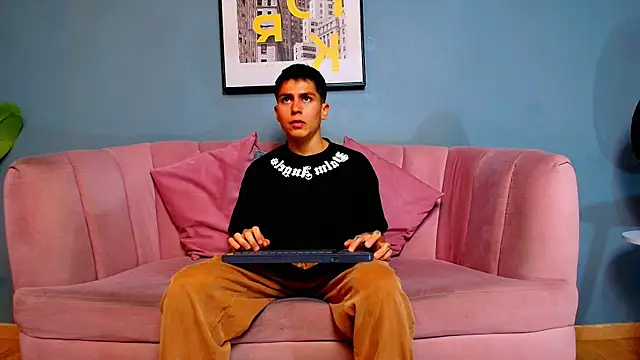 Snapshot of Aron_pulse chatting on 16, 3, 2026 Aron pulse online show from 16, 3, 2026