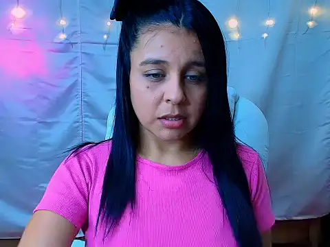 DanielaLati online show from 1, 2, 2026