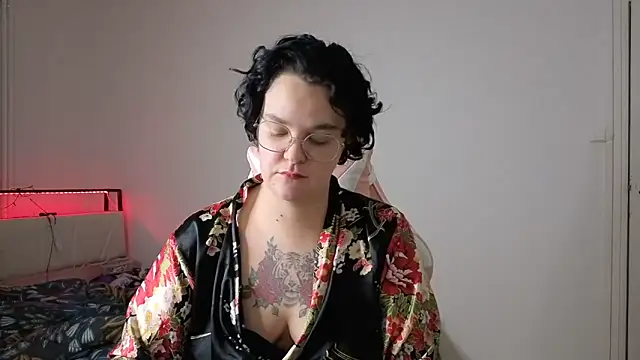 lunatigre4 online show from 4, 2, 2026