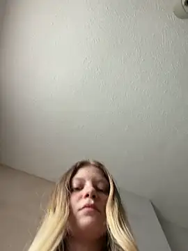 Snapshot of Paige_love chatting on 10, 3, 2026 Paige love online show from 10, 3, 2026