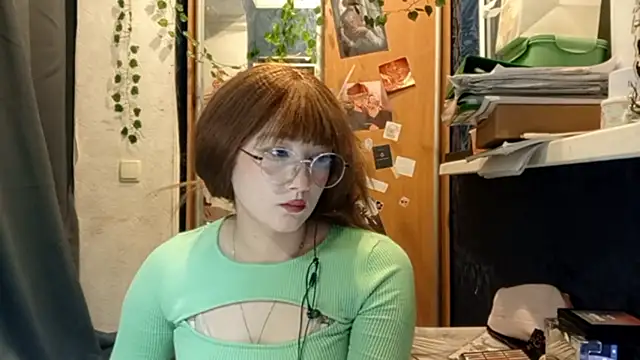 Snapshot of PhoebePalmer chatting on 9, 3, 2026 PhoebePalmer online show from 9, 3, 2026