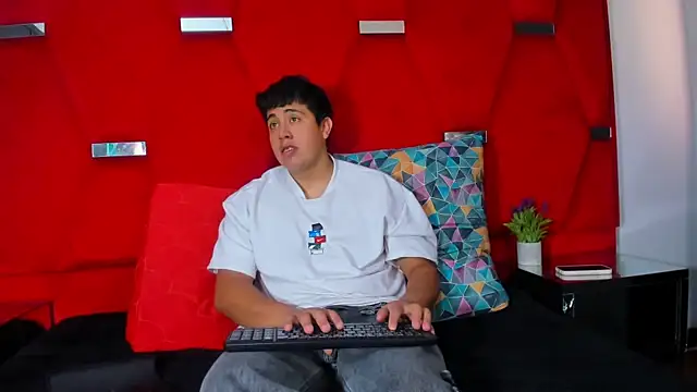 Emma And Darling online show from 3, 2, 2026