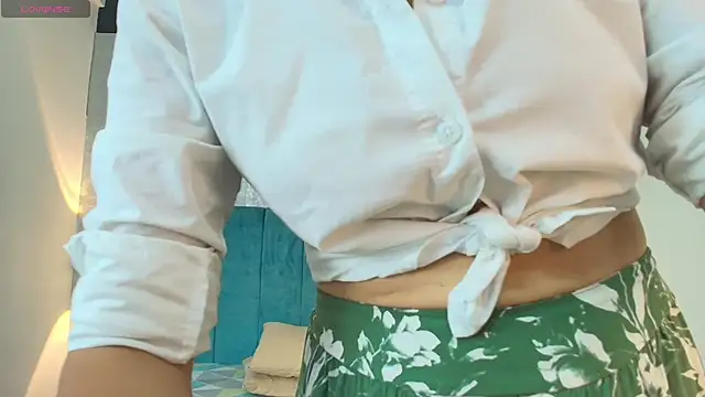 dulcenena moon online show from 6, 3, 2026