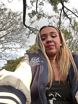 AryMoonxxx online show from 14, 2, 2026