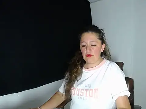 MilfCute sex online show from 6, 2, 2026